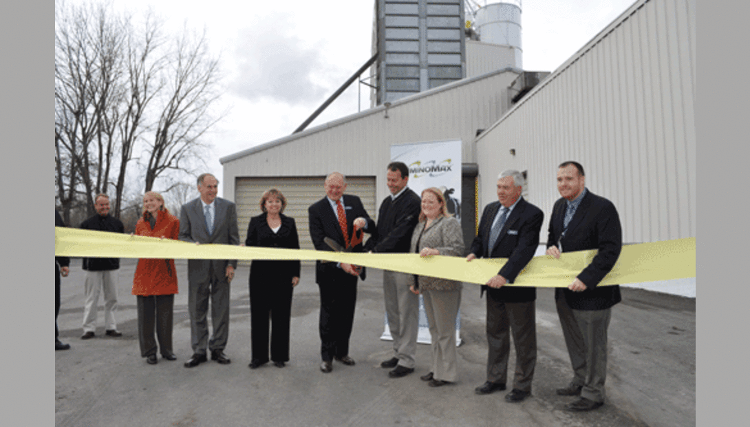 Afgri-ribbon-cutting.gif