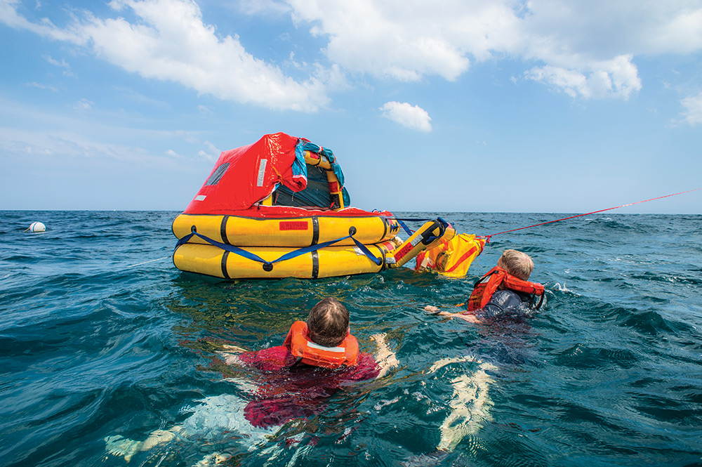 launching-and-boarding-a-life-raft